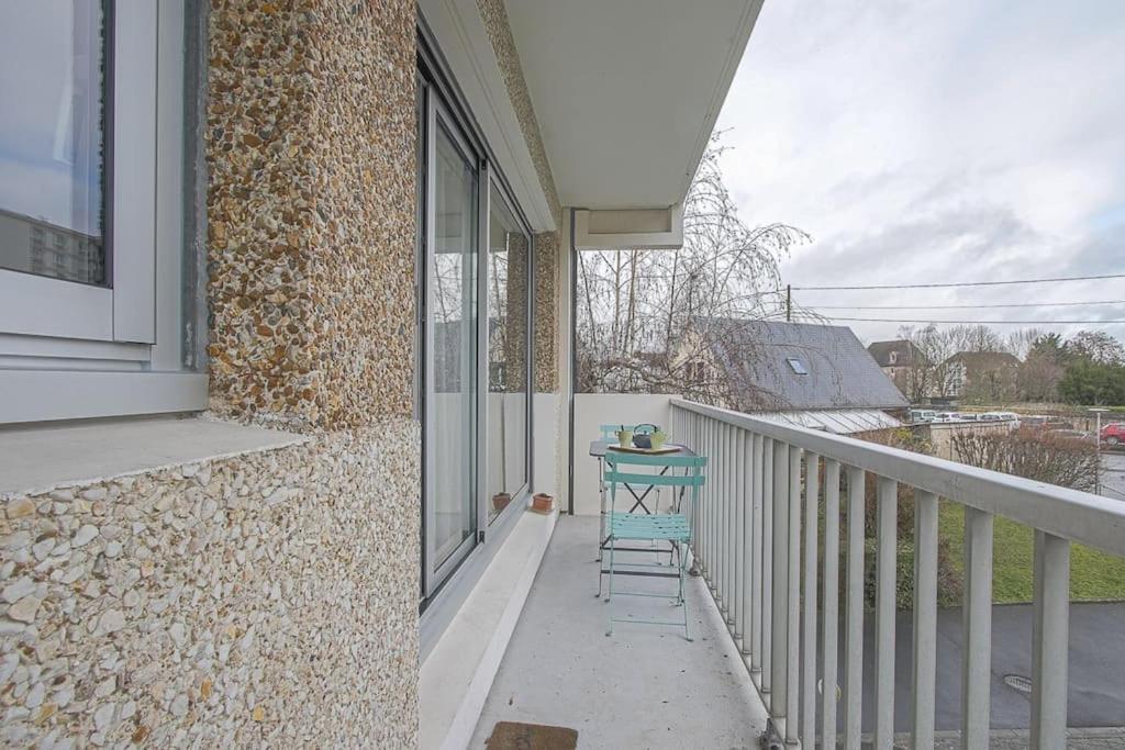 Appt Agreable Avec Balcon Au Sud-Ouest De Caen Apartment Exterior photo